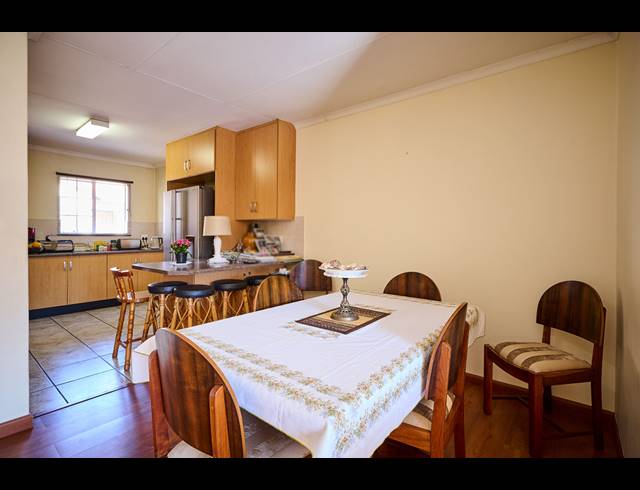 3 BEDROOM TOWNHOUSE FOR SALE IN KYALAMI HILLS